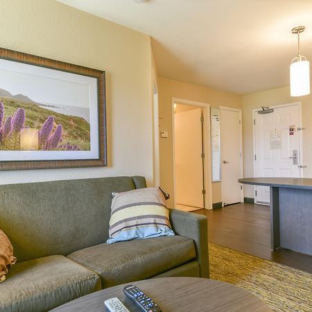 Candlewood Suites Medford By Ihg Экстерьер фото
