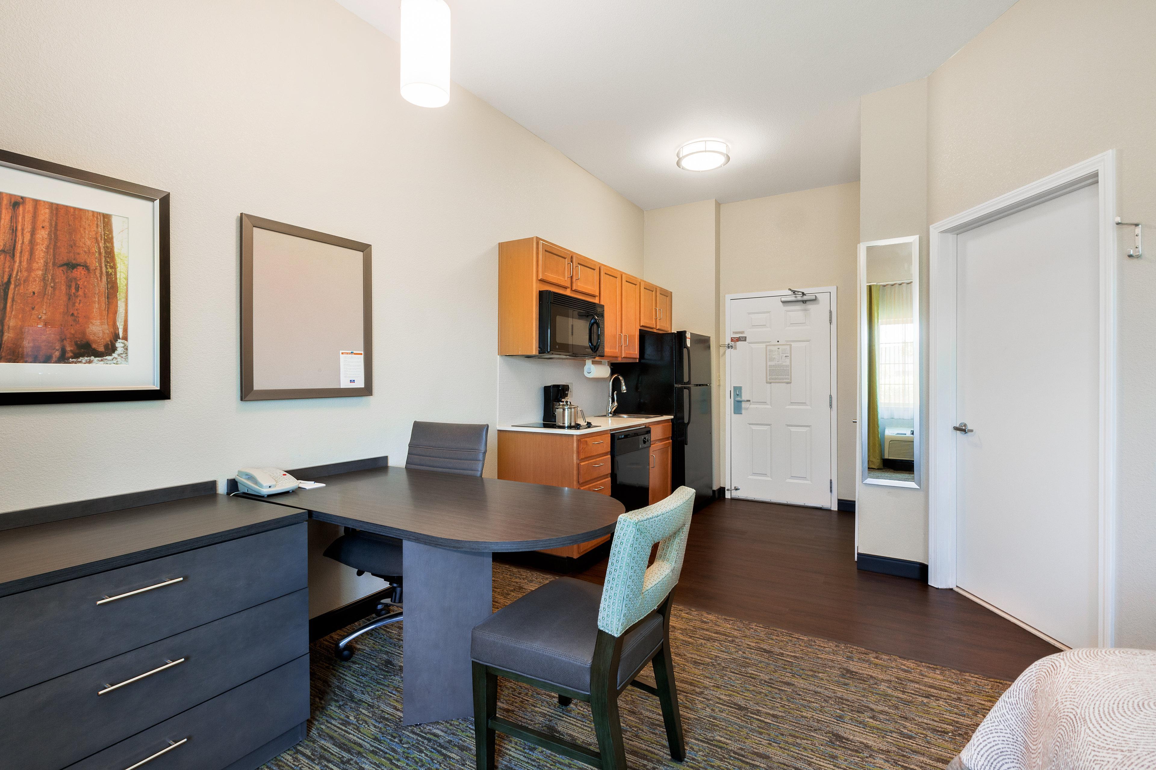 Candlewood Suites Medford By Ihg Экстерьер фото