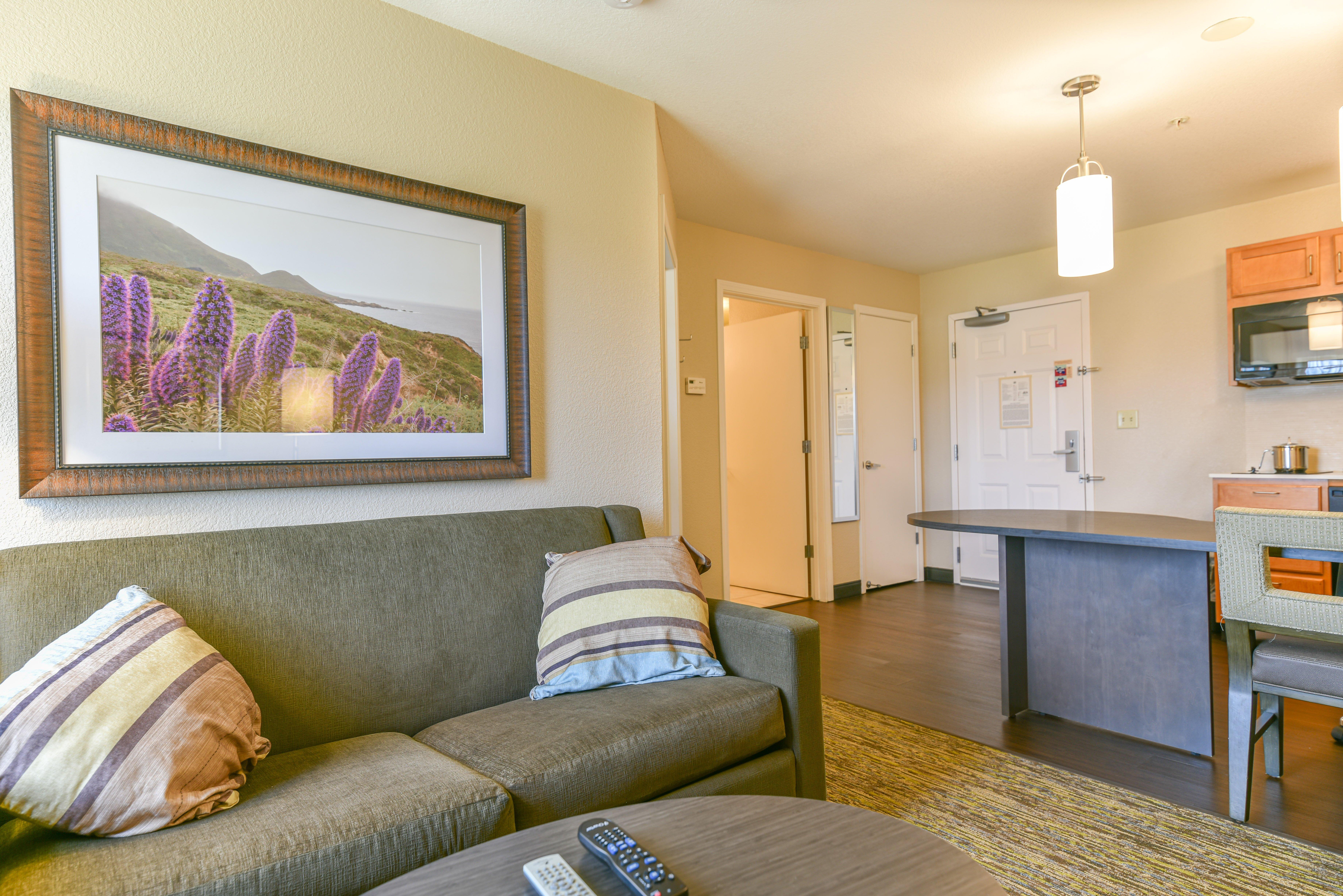 Candlewood Suites Medford By Ihg Экстерьер фото