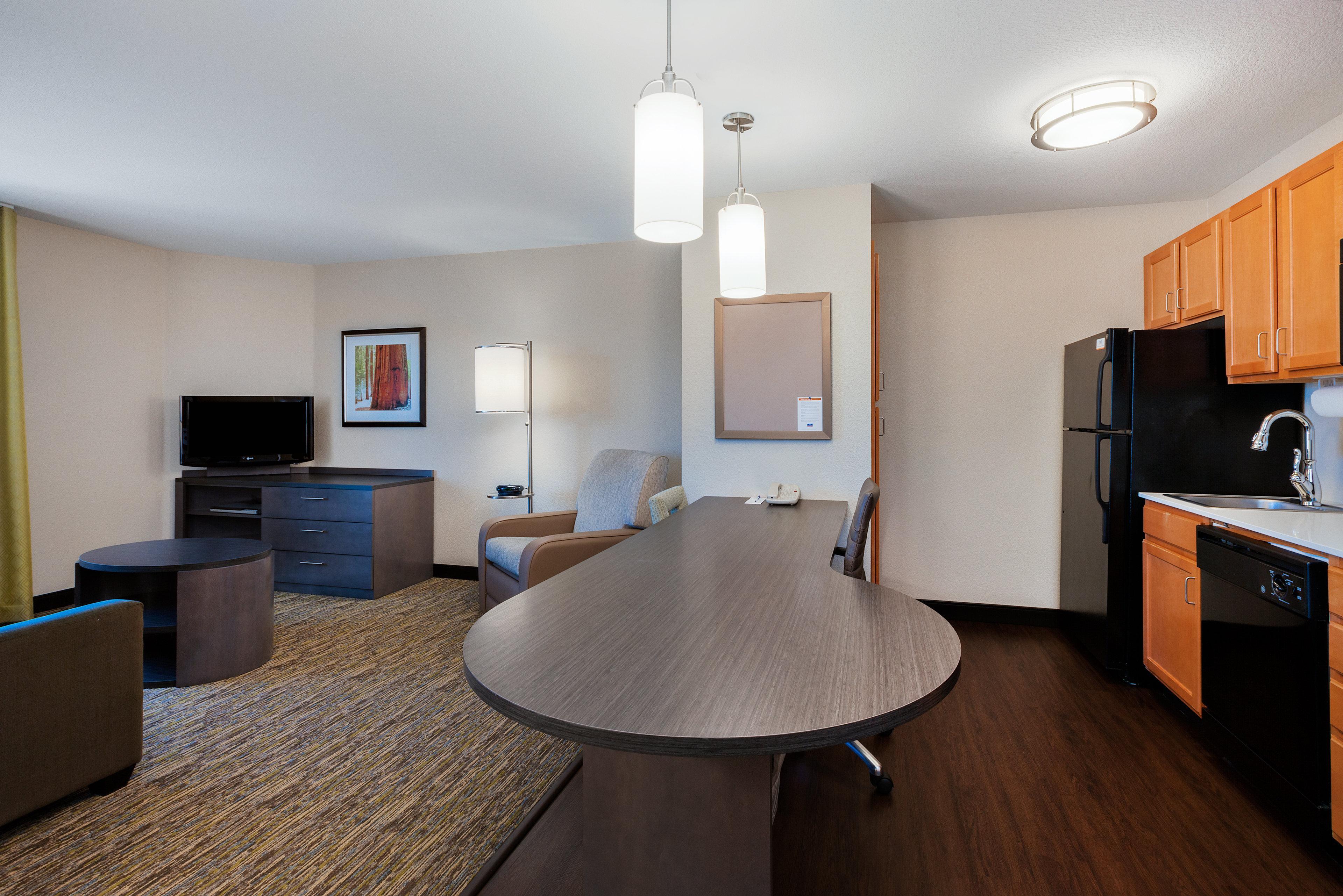 Candlewood Suites Medford By Ihg Экстерьер фото