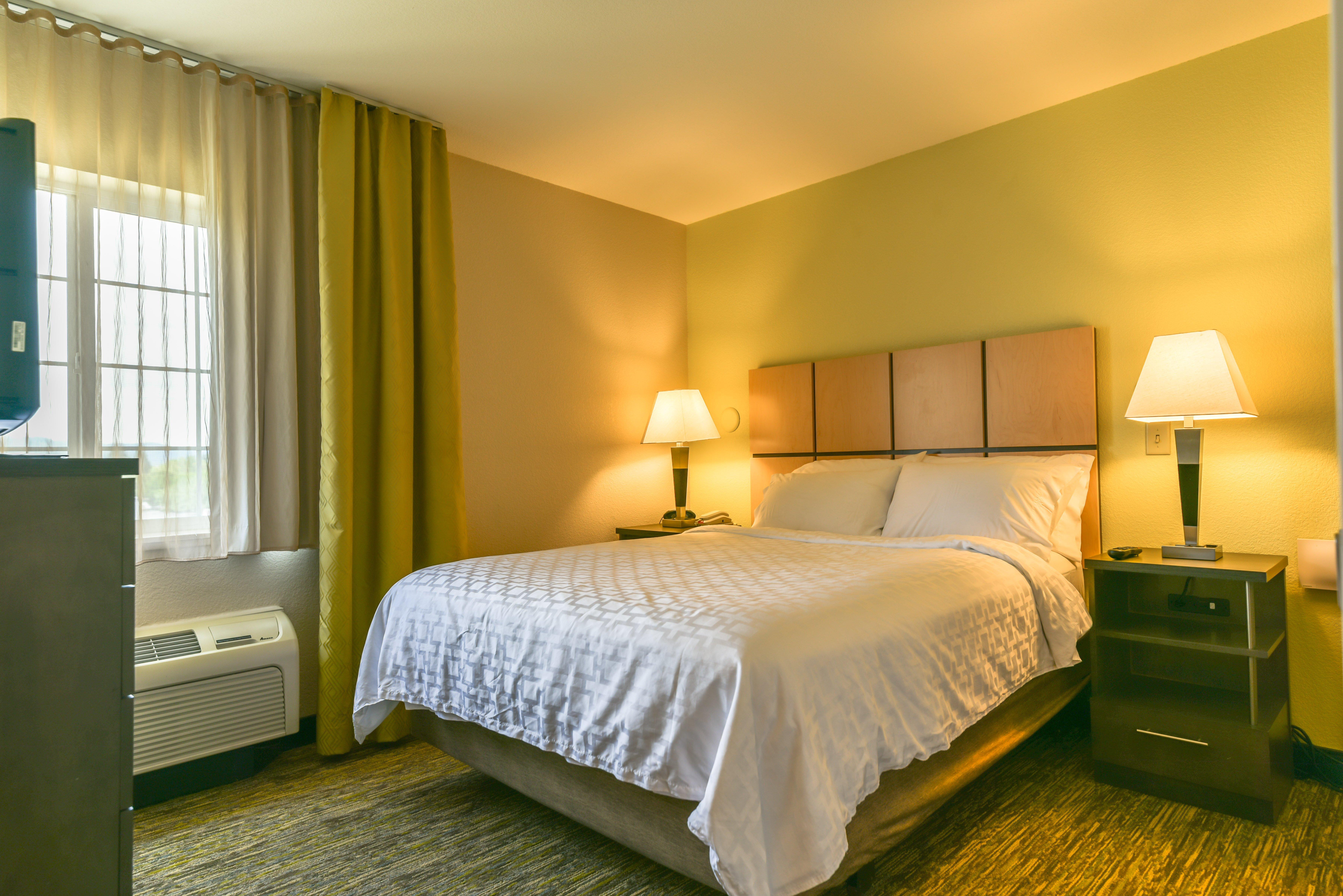 Candlewood Suites Medford By Ihg Экстерьер фото