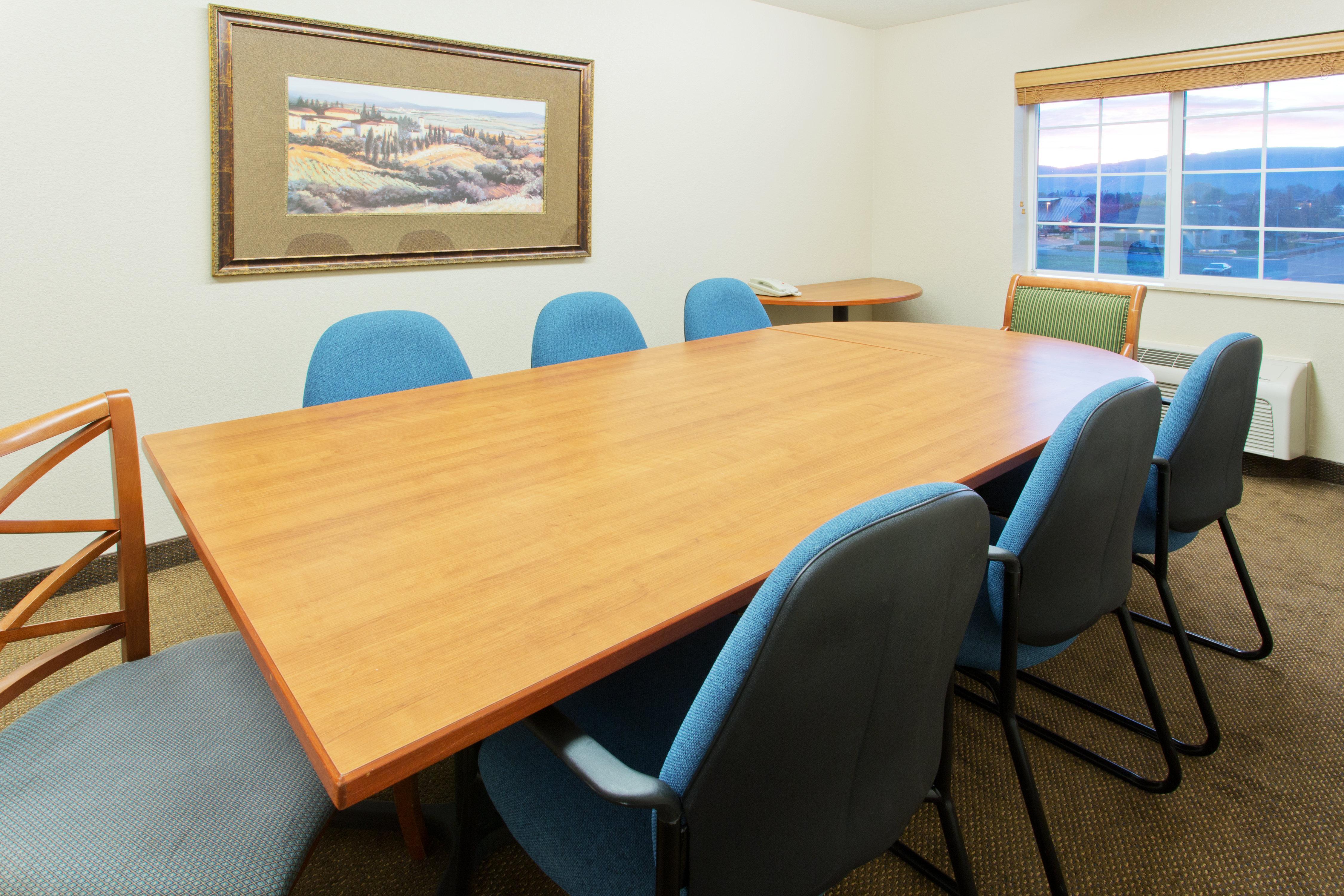 Candlewood Suites Medford By Ihg Экстерьер фото