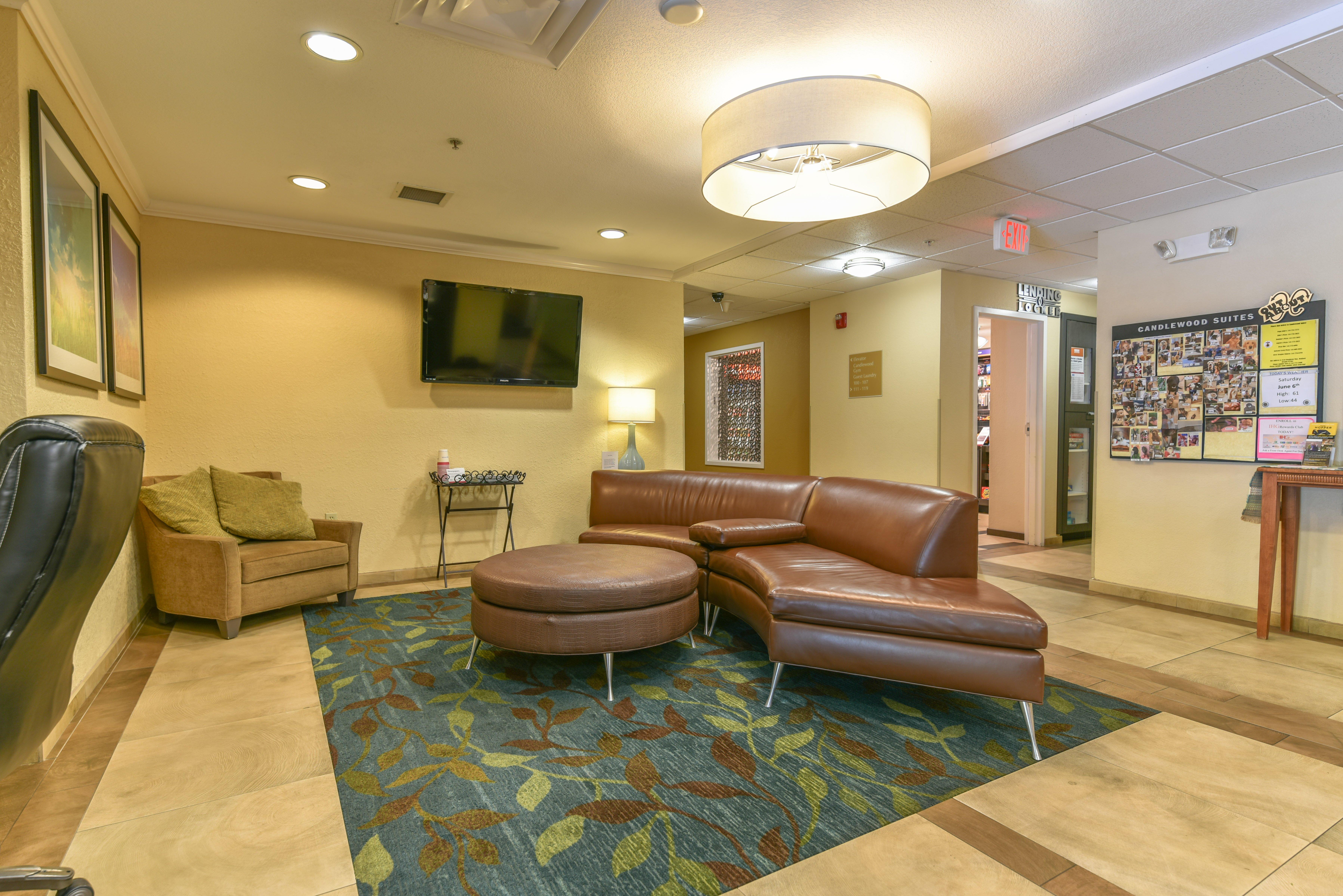 Candlewood Suites Medford By Ihg Экстерьер фото