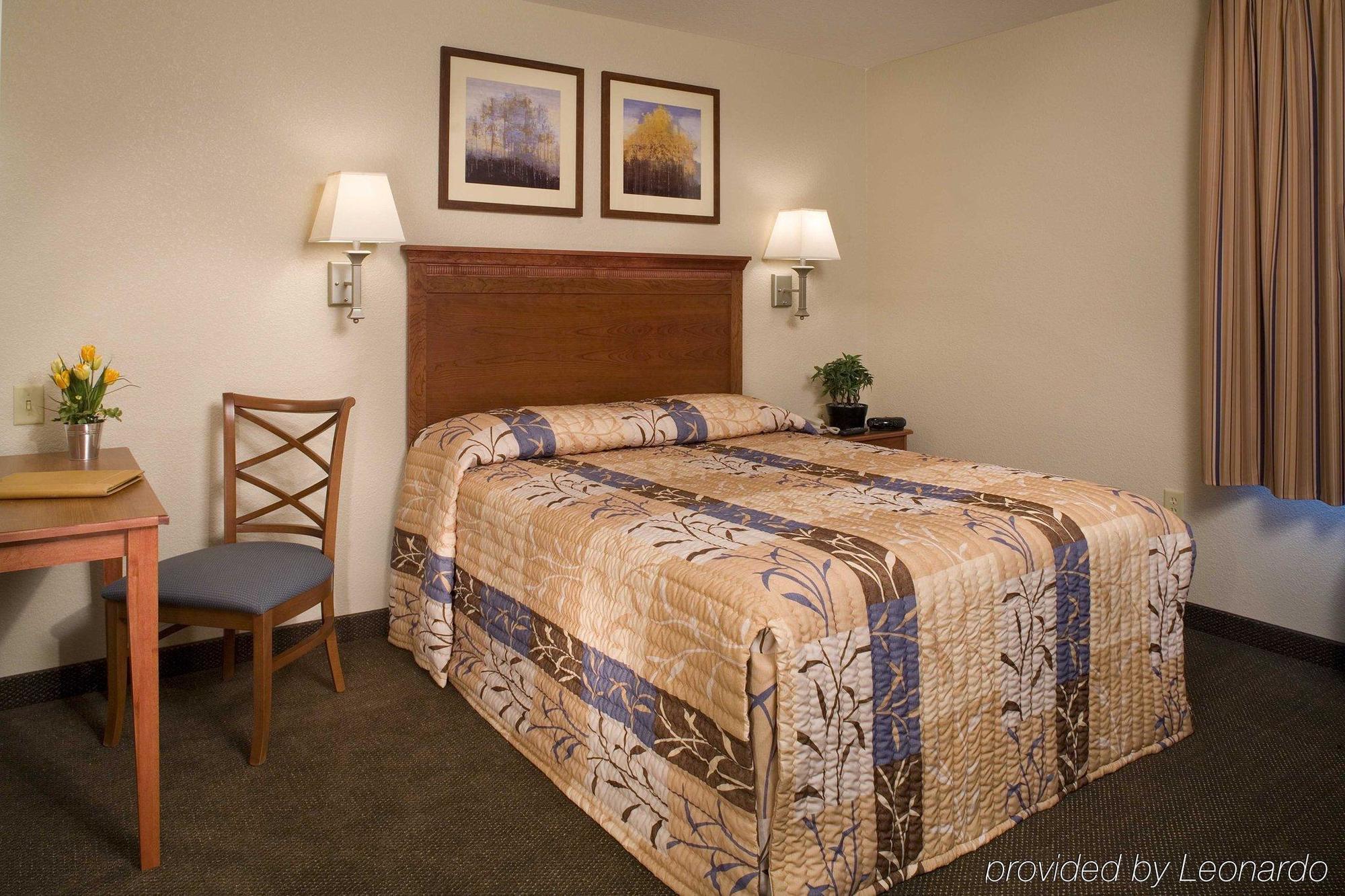 Candlewood Suites Medford By Ihg Экстерьер фото