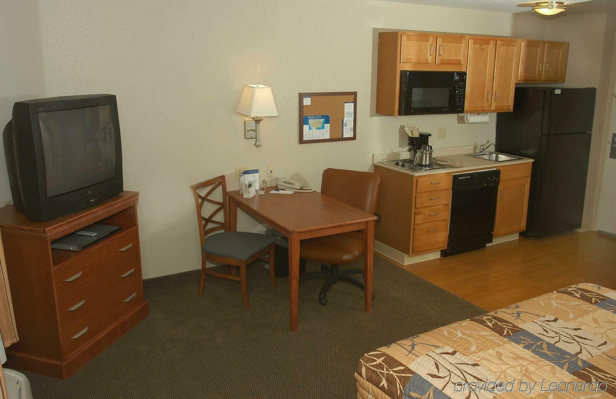 Candlewood Suites Medford By Ihg Экстерьер фото